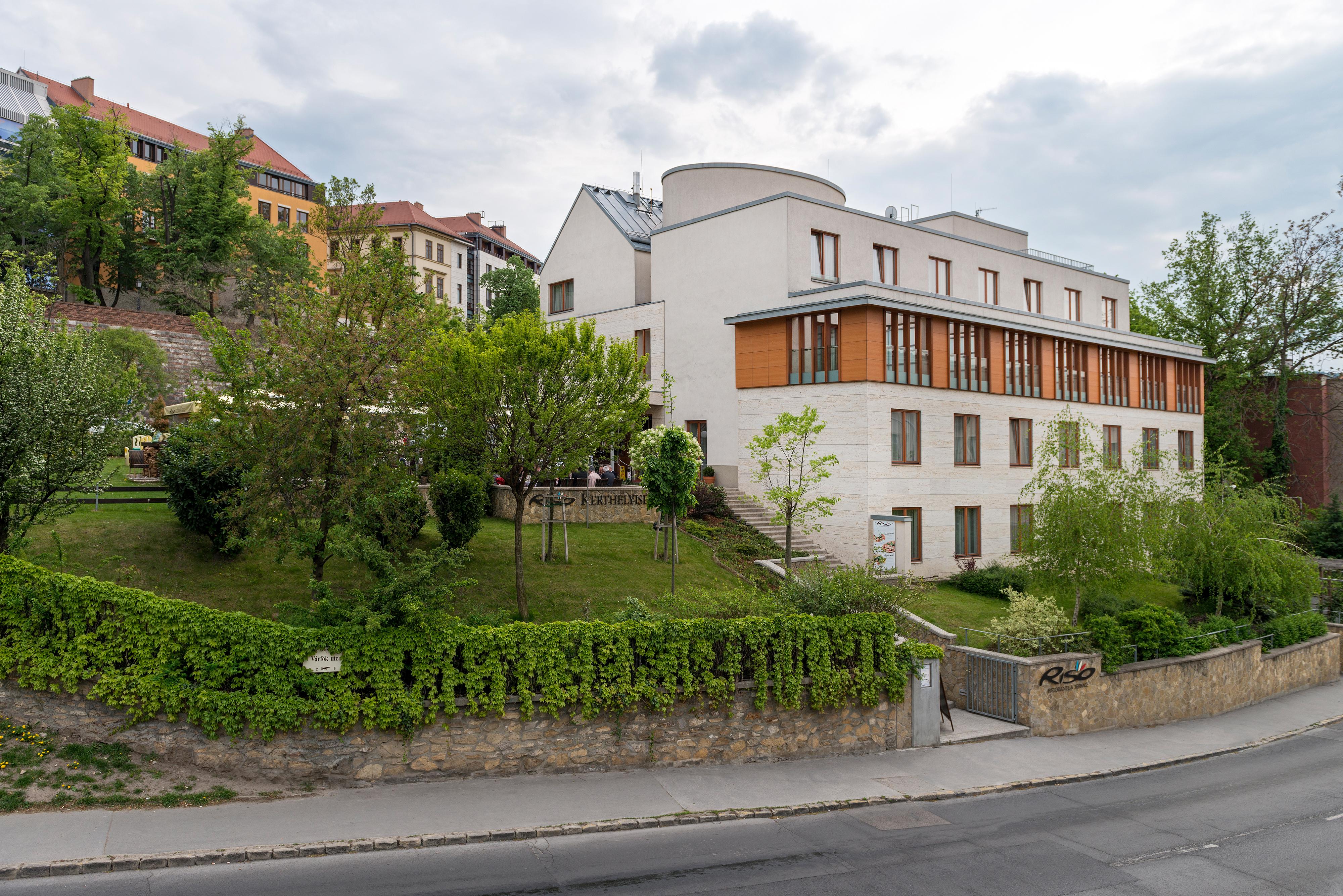 Hotel Castle Garden Budapest Exterior photo